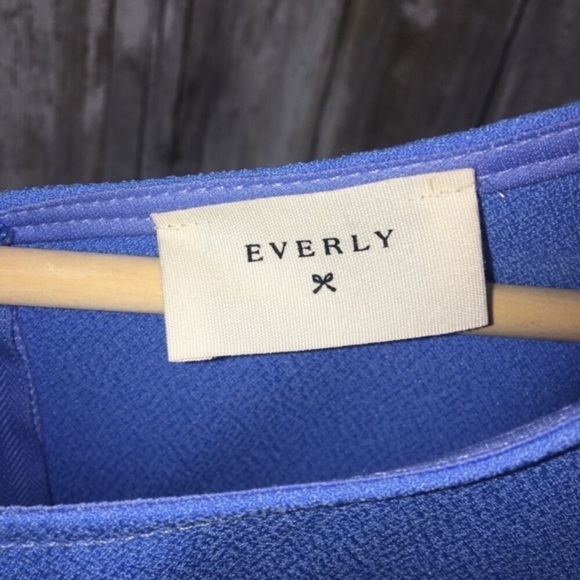 Everly Blue Scalloped Sleeve Blouse - Picture 4 of 4